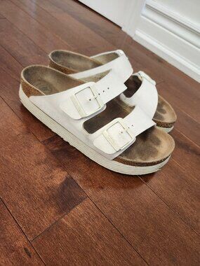 Birkenstock Arizona Platform sandals in size 40 women's